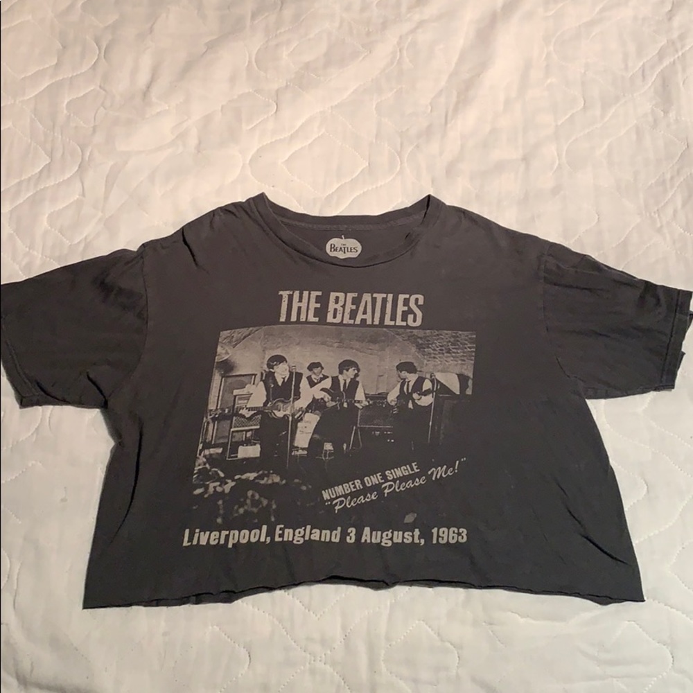Self cropped beetles tee